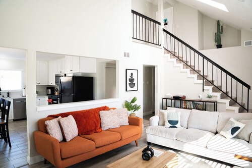 Dual Master Rooms - Perfect for Groups & Family-friendly - Fire Pit, BBQ, Games