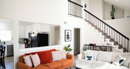 Dual Master Rooms - Perfect for Groups & Family-friendly - Fire Pit, BBQ, Games