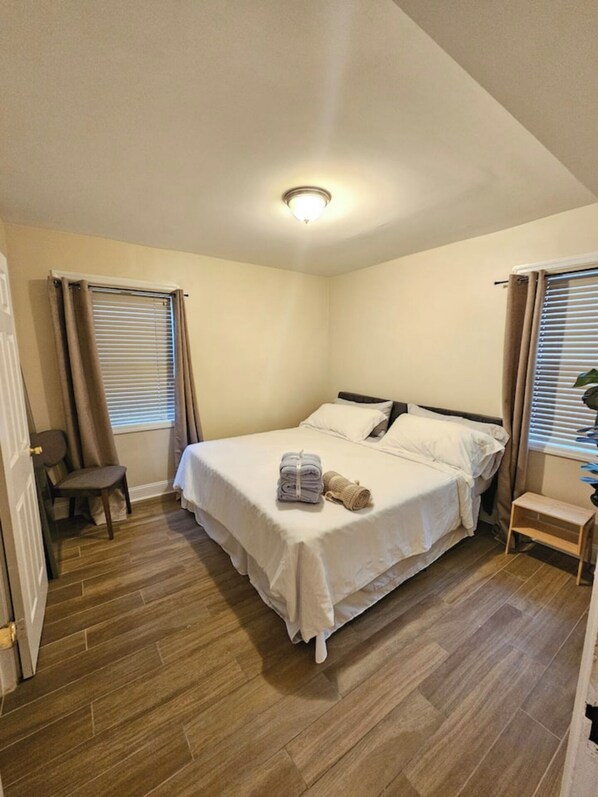 1 bedroom, desk, iron/ironing board, free WiFi - Modern Minimalist Haven 1BD 1BA Apt in SE DC WiFi (Washington)