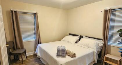 Modern Minimalist Haven 1BD 1BA Apt in SE DC WiFi