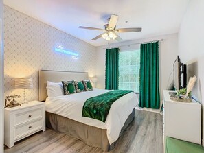 3 Schlafzimmer, Schreibtisch, Bügeleisen/Bügelbrett, Reisekinderbett
