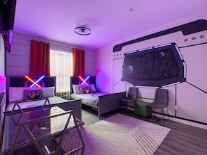 3 Schlafzimmer, Schreibtisch, Bügeleisen/Bügelbrett, Reisekinderbett