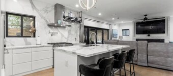 Walkable 3-home 3,800 sq-ft Villa