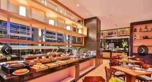 Apartment | Dining