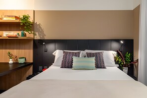 Apartment | 1 bedroom, in-room safe, desk, iron/ironing board