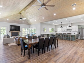 Dining - Lakeshore Oasis on Lake Martin, Lakeshore Oasis- Luxurious 5Br, Lakefront Home, Sleeps 14 (Jacksons' Gap)