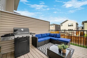 Property grounds - Northern Reflections | Mini Nordic Spa | Game Room (Cochrane)