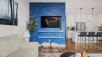 Smart-TV, Kamin, Tischfußball