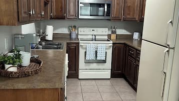 Microones, forn, placa de cuina i rentaplats