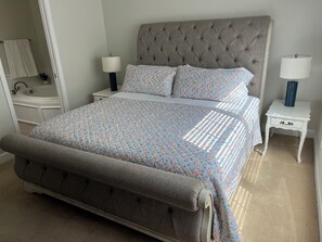 3 bedrooms, desk, iron/ironing board, travel cot - Southern Charm at Peacock Point  (Thomasville)