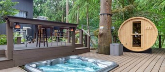 Garden Suite · 2BR Stay w/ Hot Tub, Sauna & BBQ