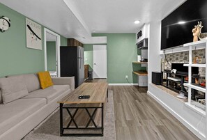 Smart TV, fireplace, ping pong