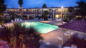Unclassified image, 4 of 25, button - Beach Access Across the Street, Shared Heated Pool (Corpus Christi)