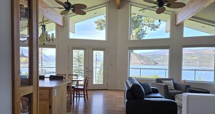 Lone Tree Lodge: Semi-waterfront with private beach, dock, boat launch + buoy