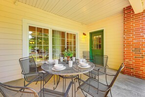 Outdoor dining - Quiet Condo w/ Patio: 3 Mi to Dtwn Branson! (Branson)