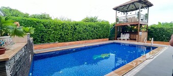 GoBravo 37 - 2Bhk Farm with Pool & Garden Sec150 Noida