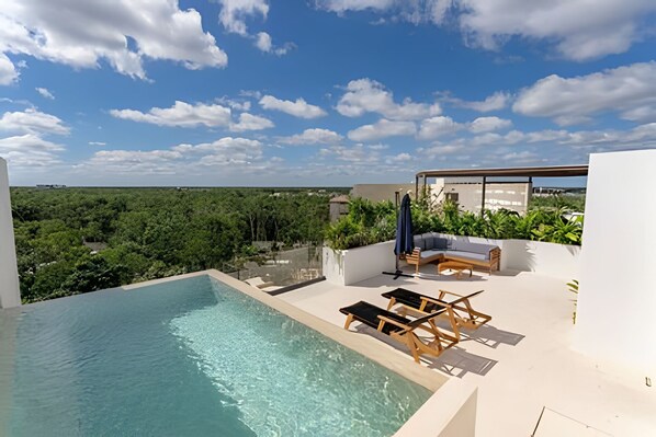 Comfort Apartment | Pool | Outdoor pool, pool loungers
