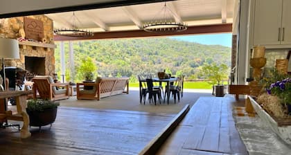 400-Acre Luxury Mountain Retreat w/Event Venue