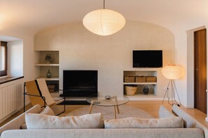 Smart-TV, Kamin