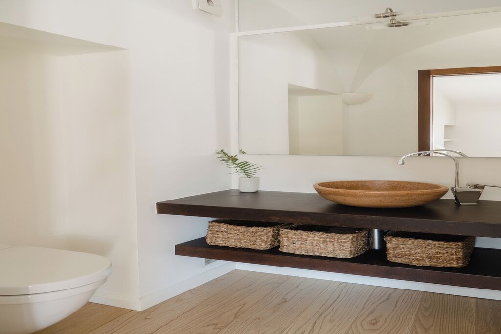 Een douche, milieuvriendelijke toiletartikelen, een haardroger