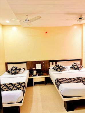 Free rollaway beds, free WiFi, bed sheets