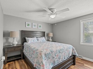 2 chambres, fer et planche à repasser, Wi-Fi gratuit, draps fournis