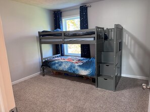 3 chambres, fer et planche à repasser, Wi-Fi gratuit, draps fournis