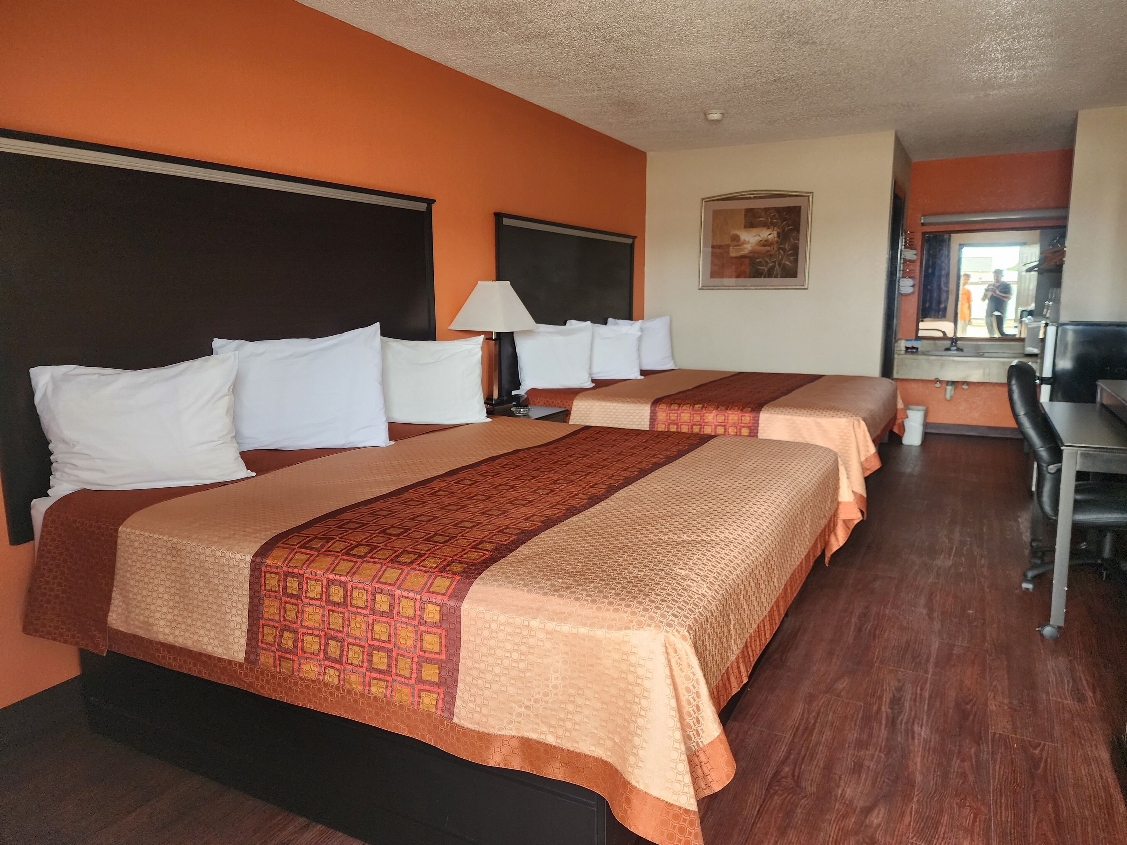 Regency Inn & Suites By OYO Bay City TX, Bay City Hotel Reviews, Rooms