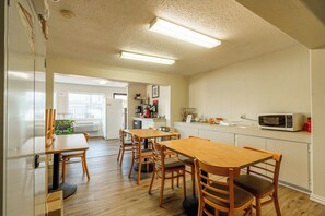 Petit déjeuner continental compris tous les jours