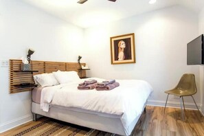 3 bedrooms - The Roscoe House near Wrigley Field (Three Oaks)