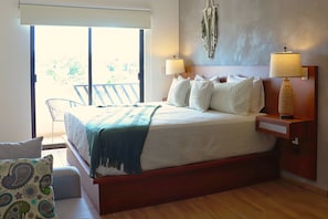 ラグジュアリー スタジオ キングベッド 1 台ソファーベッド付き キッチン | 高級寝具、ミニバー、遮光カーテン、防音設備