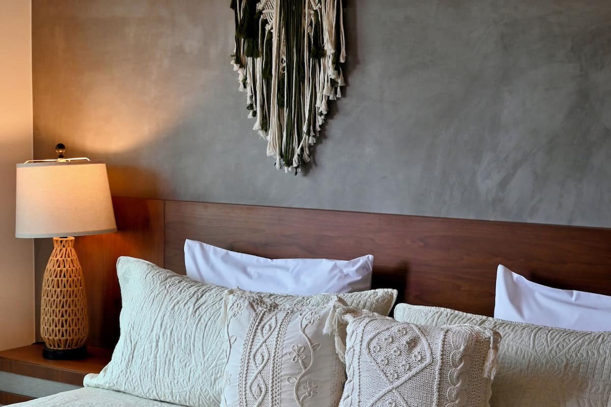 Luxe studio, 1 kingsize bed met slaapbank, keuken | Luxe beddengoed, een minibar, verduisterende gordijnen