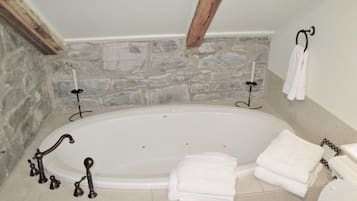 Shower, jetted bath, hair dryer, towels