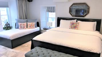 2 bedrooms, desk, iron/ironing board, WiFi