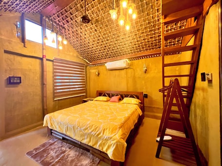 Luxury Double Room | Laptop workspace, free WiFi