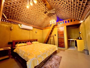 Luxury Double Room | Laptop workspace, free WiFi - La Pahi Palace (Madhubani)