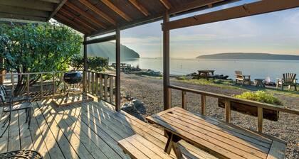 2BR Cabin on Epic west-facing beach with sunset views!