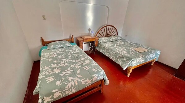 1 chambre, literie fournie