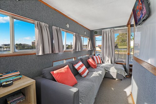 Sunshine Coast Houseboat Holidays