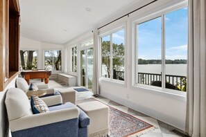 Smart TV, fireplace, offices