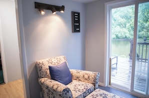 Interior - Charming 3-bedroom cottage in Russell with AC, WiFi. Enjoy your stay (Russell)
