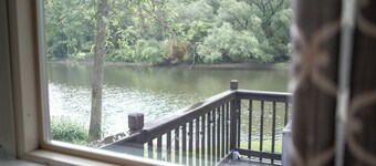 Charming 3-bedroom cottage in Russell with AC, WiFi. Enjoy your stay