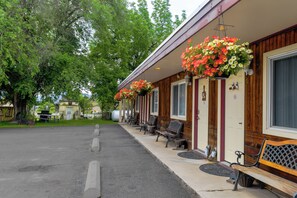 Exterior - Dew Duck Inn (Plains)
