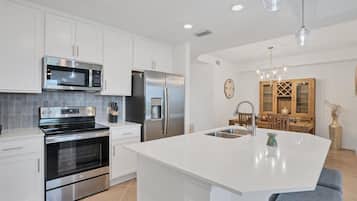 Condo, Multiple Beds, Pool Access (HLB14121-718) | Private kitchen | Coffee/tea maker, electric kettle