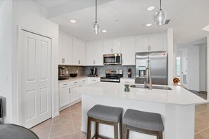 Appartement, meerdere bedden, toegang tot zwembad (HLB14121-718) | Privékeuken | Een koffiezetapparaat/waterkoker, een waterkoker