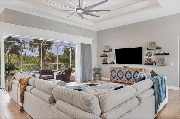 Casa, varias camas, acceso a la alberca (TED333) | Área de sala de estar