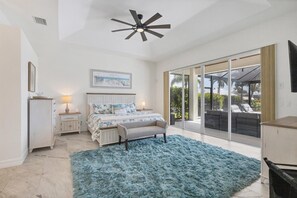 ハウス ベッド (複数台) プールアクセス (ANT8256) | 4 室のベッドルーム、客室ごとに異なる装飾、客室ごとに異なるインテリア、ベッドシーツ