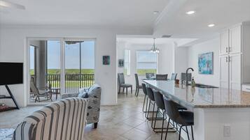 Condo, Multiple Beds, Balcony, Golf View (HLB14071-332) | Living area