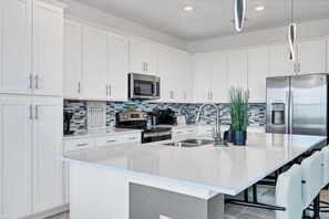 Maison, plusieurs lits, accès piscine (HLB14151-1041) | Cuisine privée