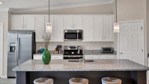 House, Multiple Beds, Balcony, Golf View (HLB14050-223) | Private kitchen | Coffee/tea maker, fridge, microwave, oven